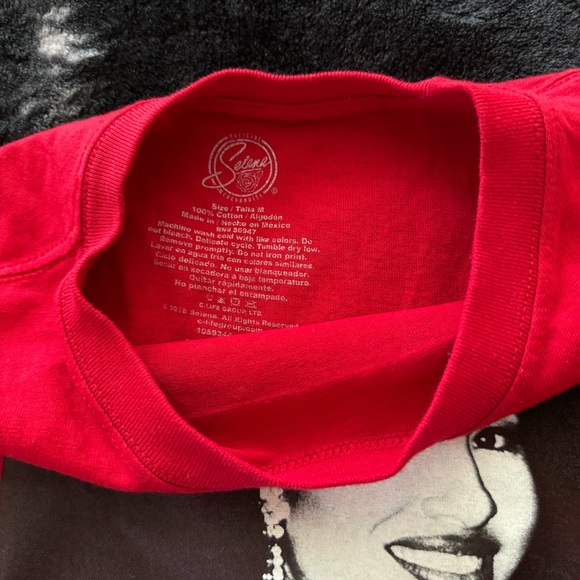 Selena Red Women’s Crop Top Medium - Picture 3 of 4